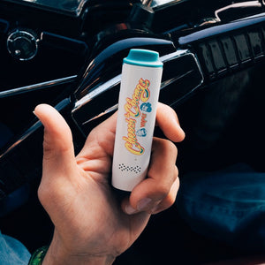 Taille du vaporisateur XVape Mambo Cheech and Chong en main