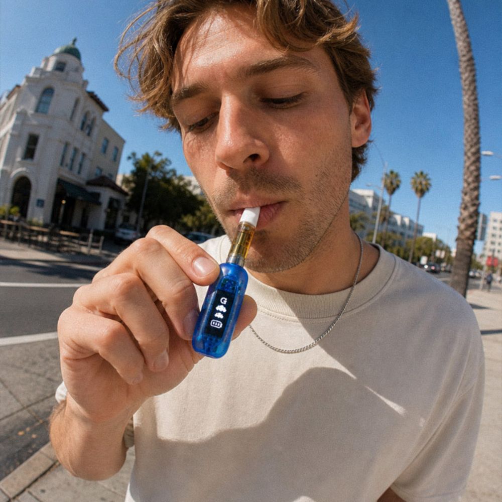 G Pen 510 Original Battery in use retro blue