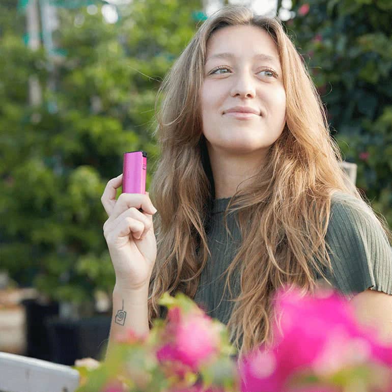 DaVinci MIQRO-C Vaporizer Pink size in hand women