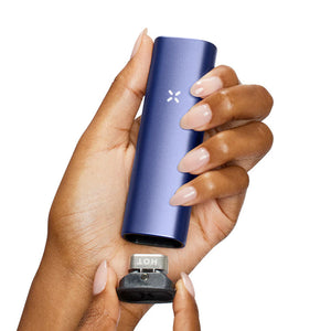 Couvercle du four à concentré de la taille du vaporisateur PAX Plus en main